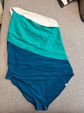 Summersalt sidestroke swimsuit, size 18